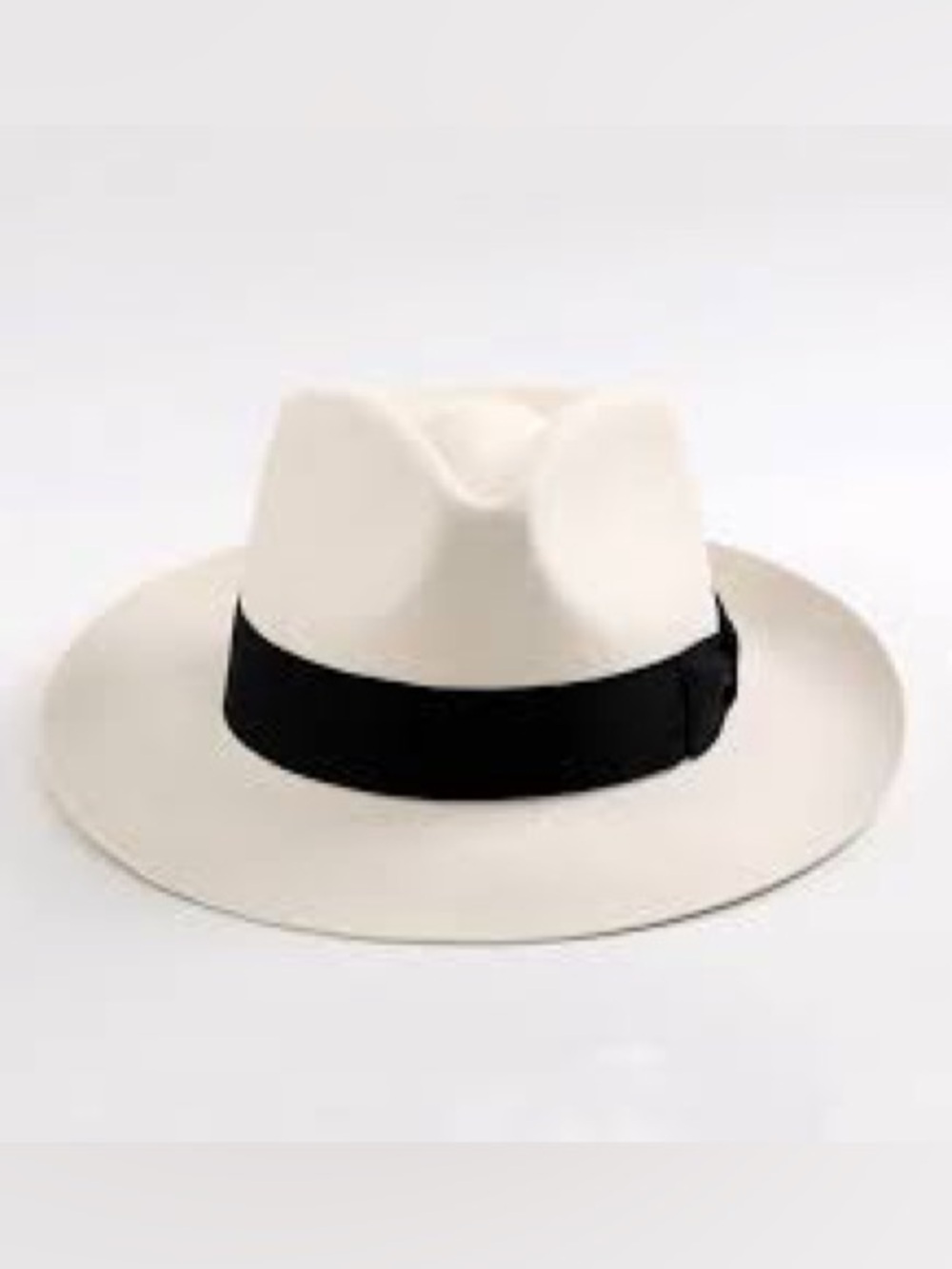 LIHUA  Classic Wool Felt Fedora Hat in a cream/off-white colorway 57cm